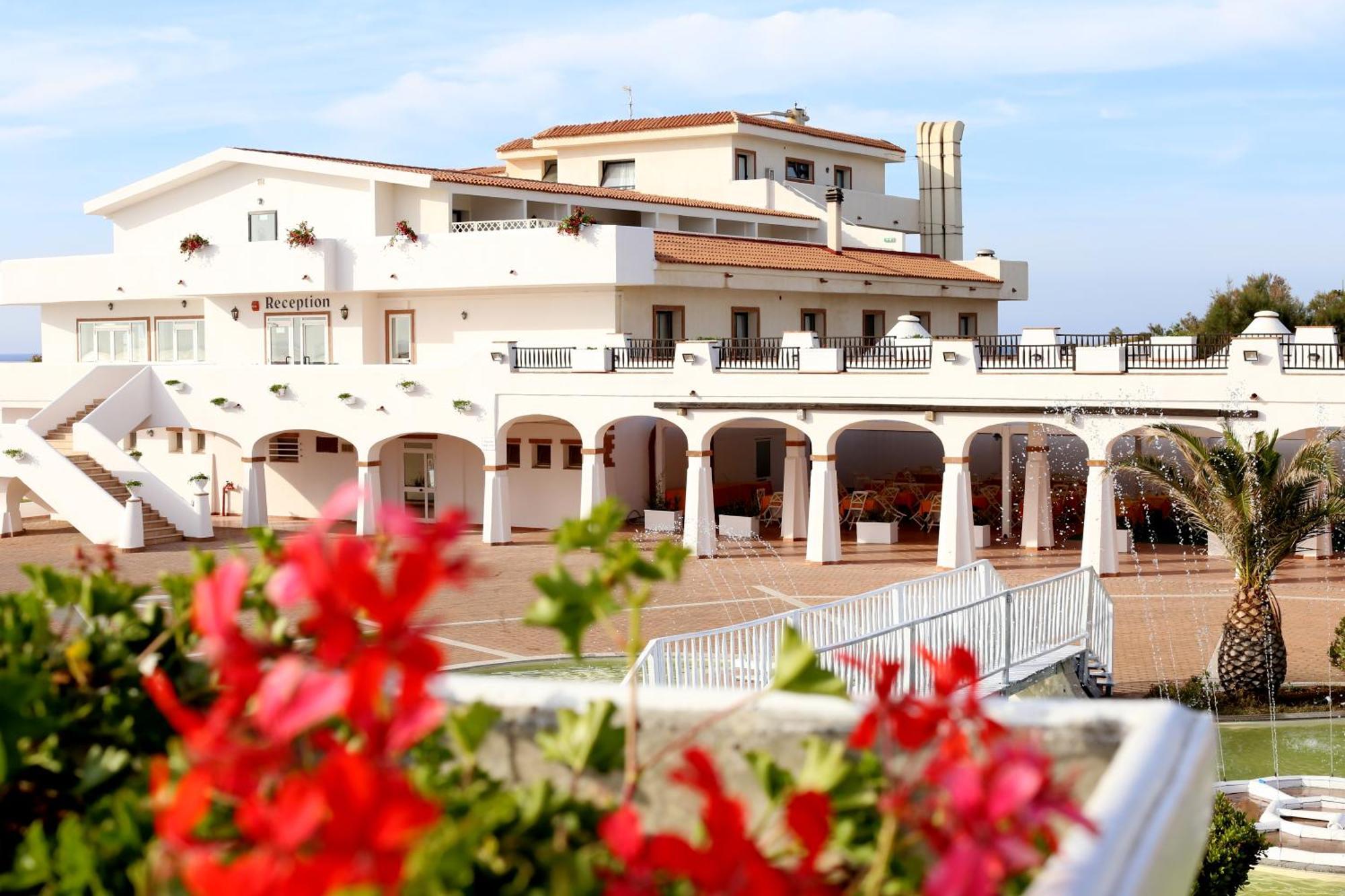 Acqua Di Mare Hotel E Resort Sorso Exterior photo