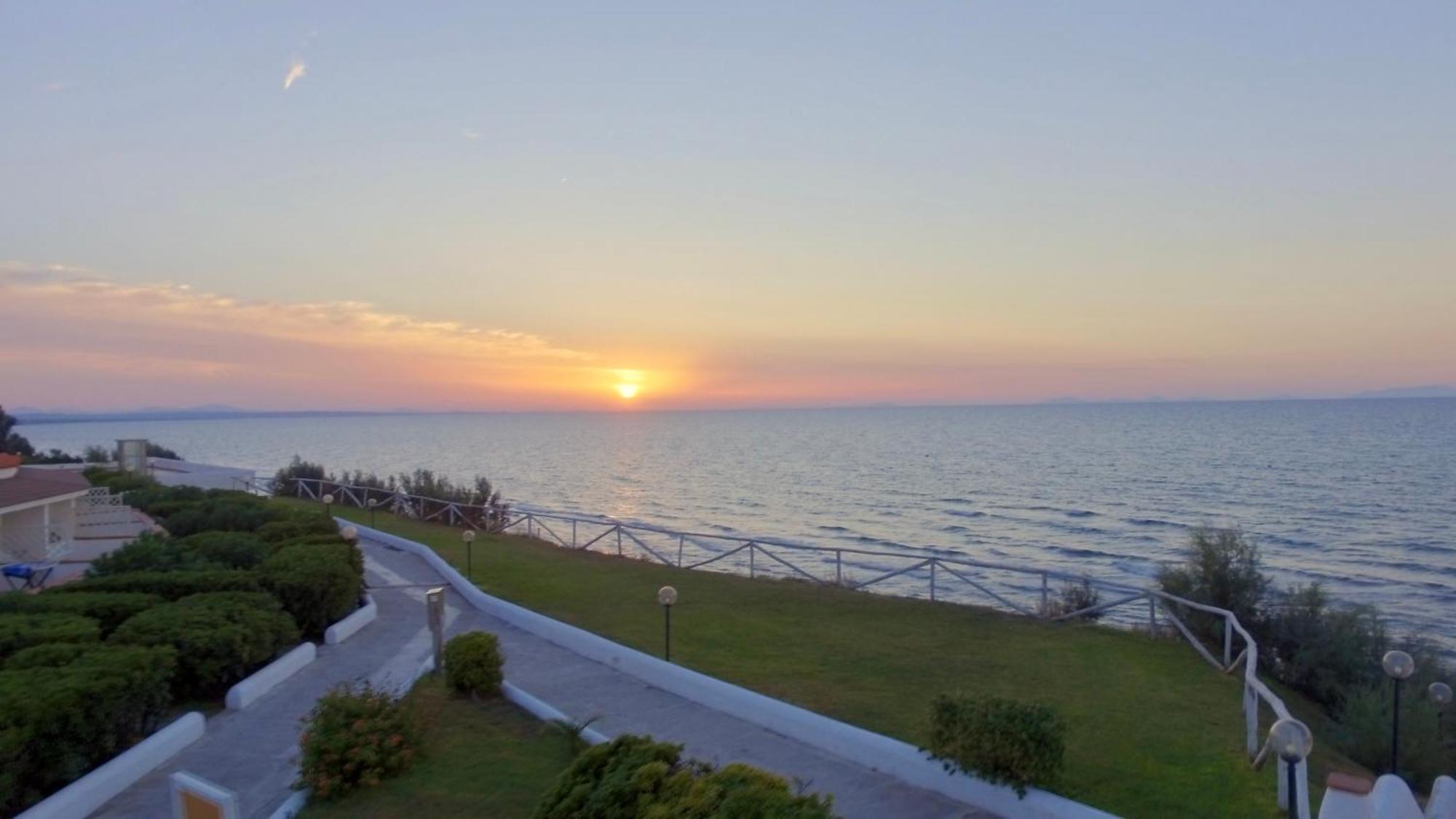 Acqua Di Mare Hotel E Resort Sorso Exterior photo